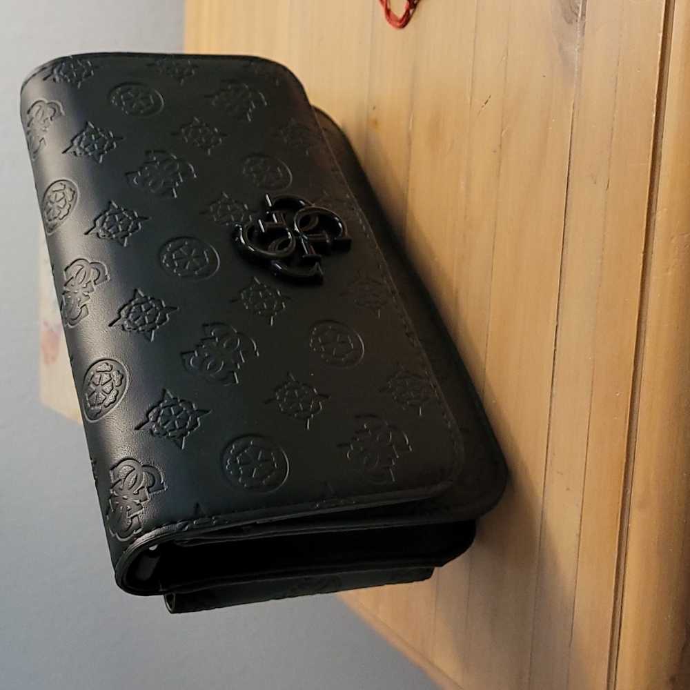 Guess clutch/crossbody/phone carrier